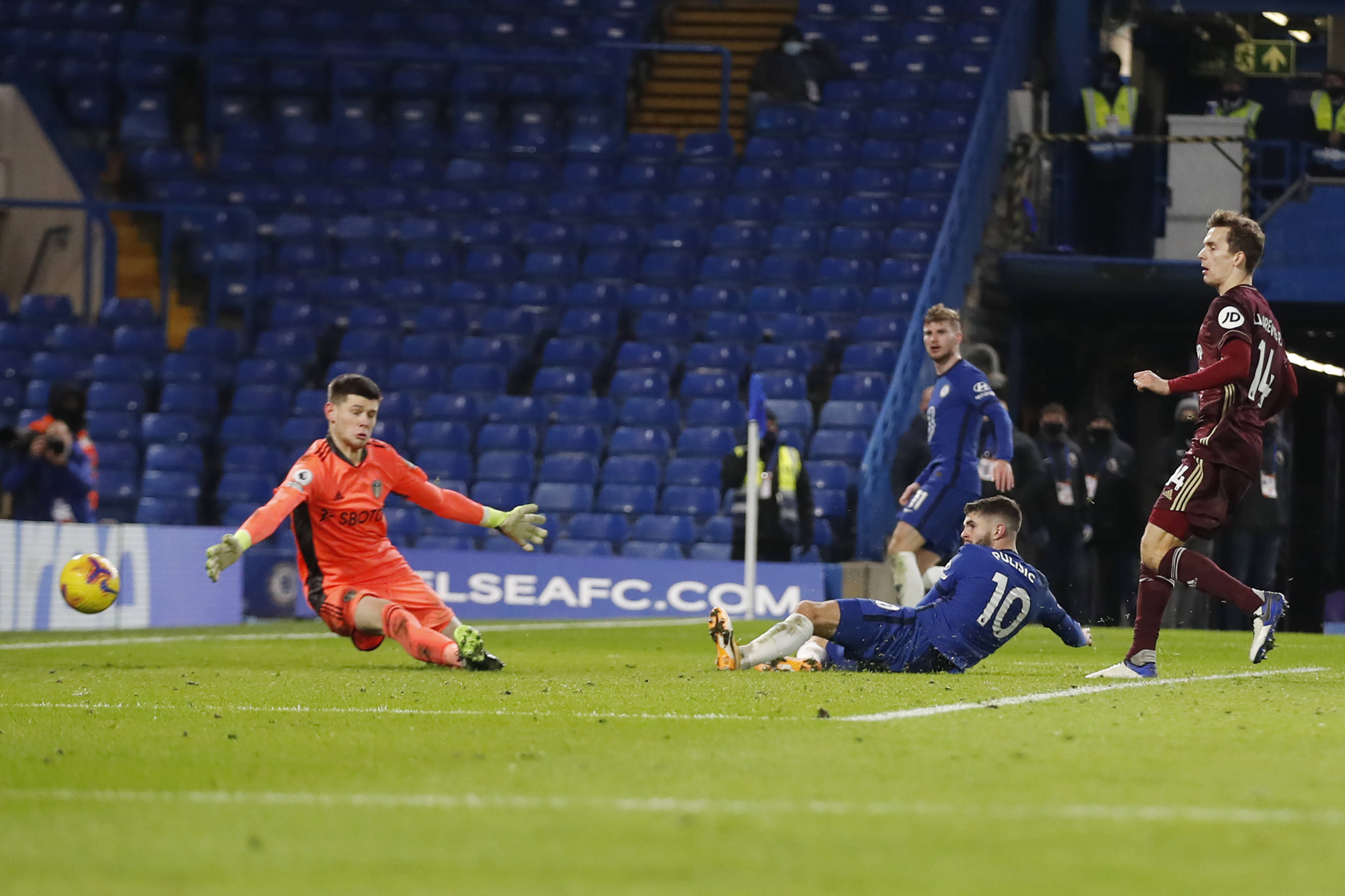 用自己的技 用自己的技