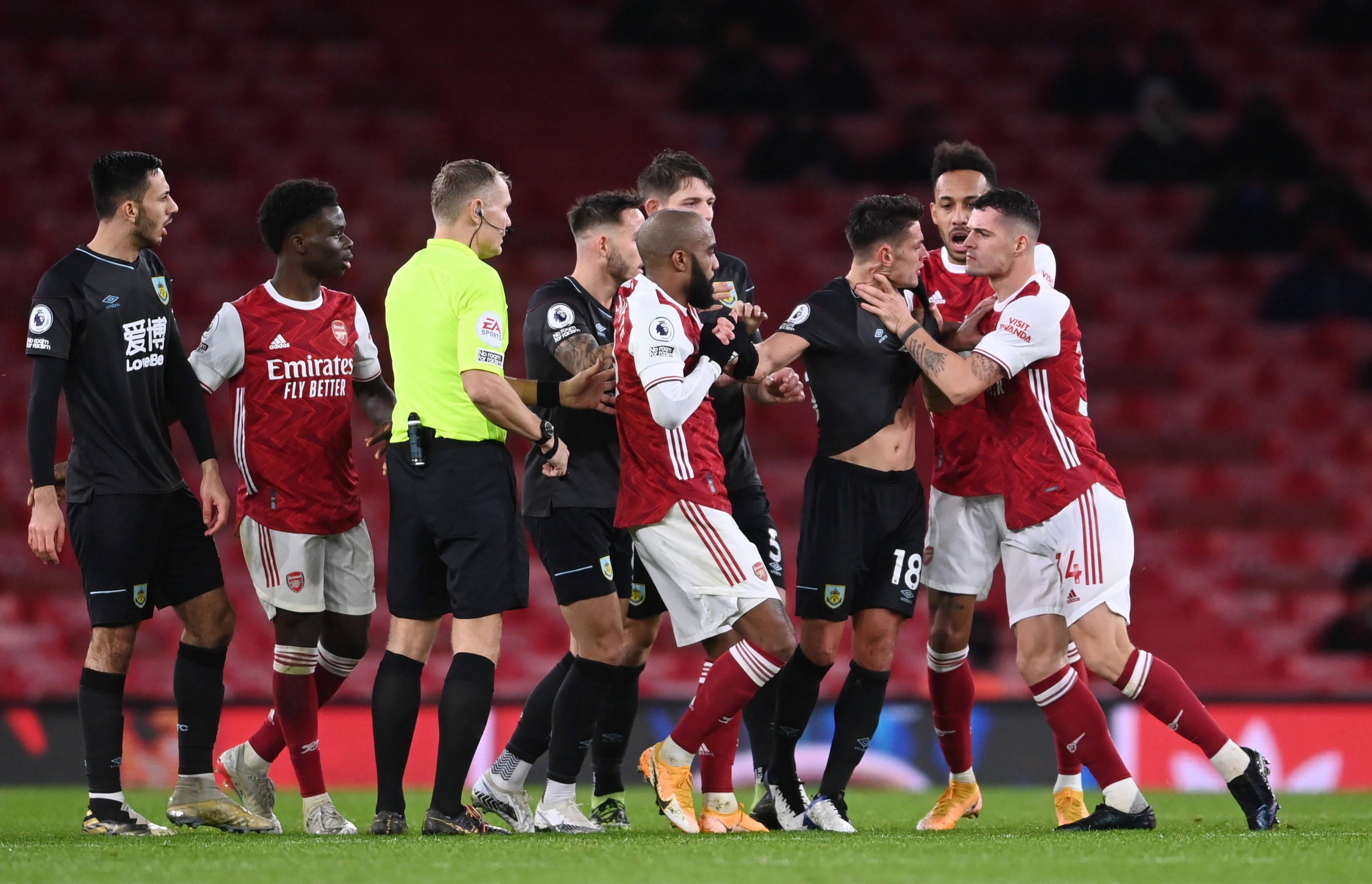 尤其像C罗 尤其像C罗